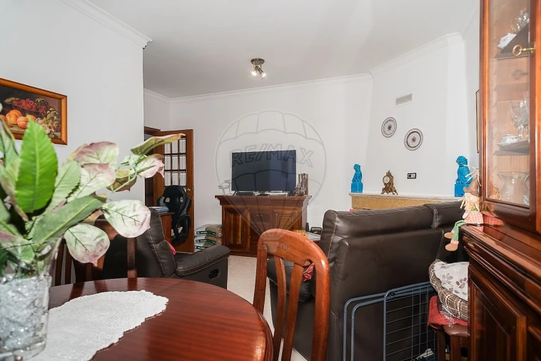 Apartamento T3 para Venda em Rio de Mouro Foto 21