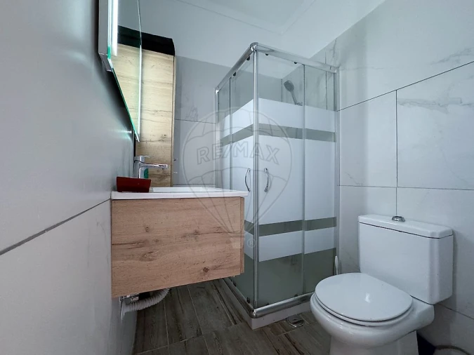 Apartamento T2 para Venda em Amora Foto 12