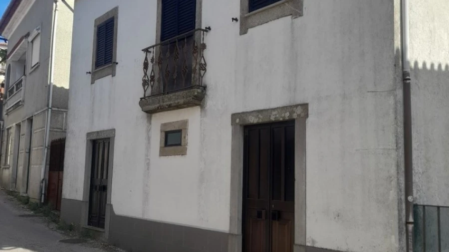 Moradia T3 para Venda em Castanheira de Pêra e Coentral