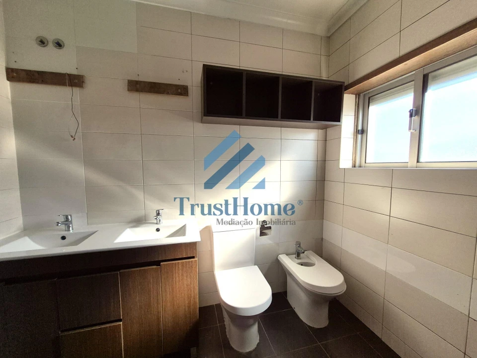 Apartamento T2 para Venda em Queluz e Belas Foto 14