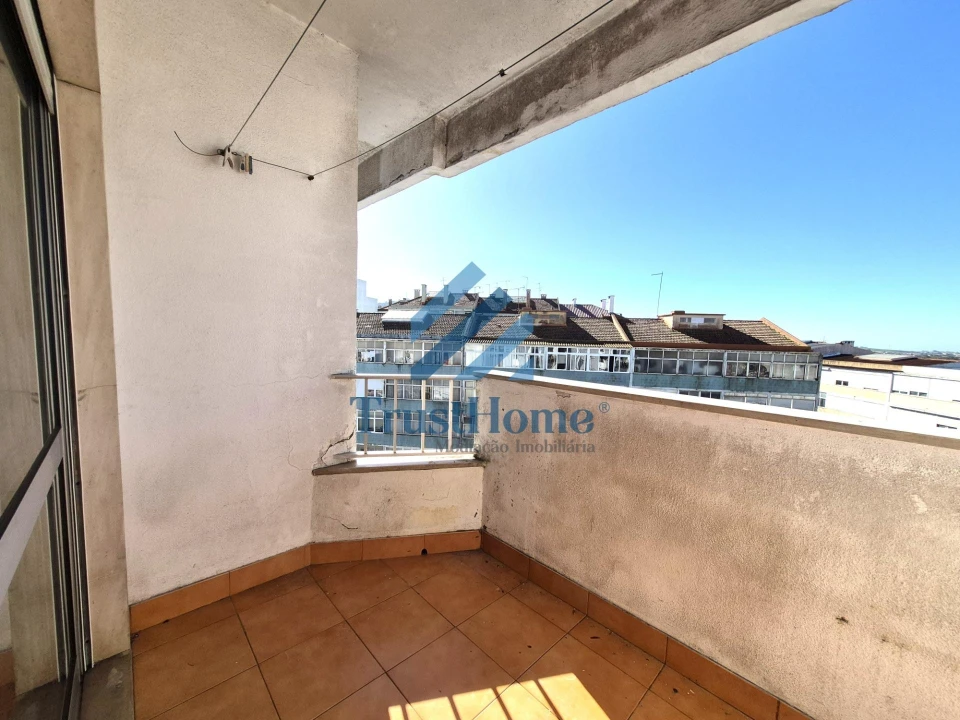 Apartamento T2 para Venda em Queluz e Belas Foto 4