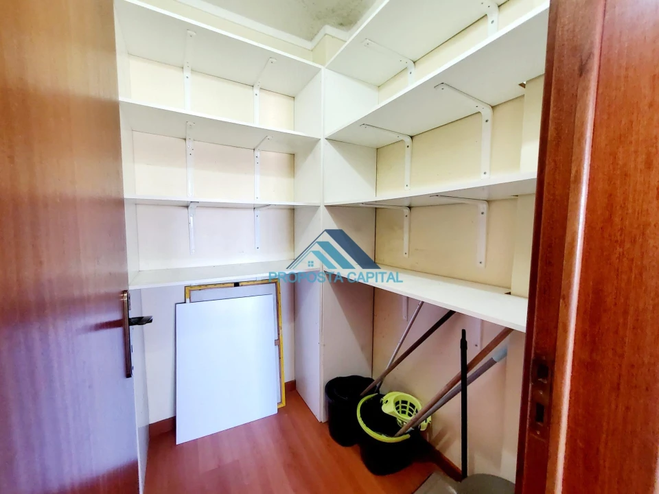 Apartamento T2 para Venda em Queluz e Belas Foto 13