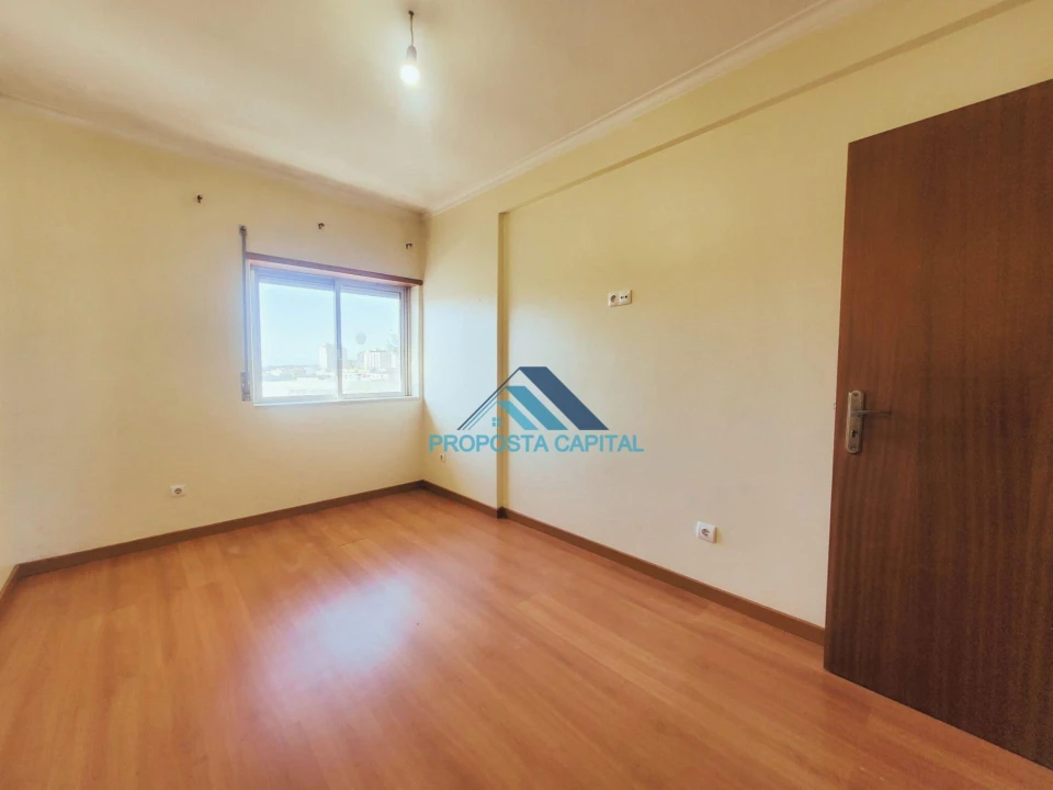 Apartamento T2 para Venda em Queluz e Belas Foto 21