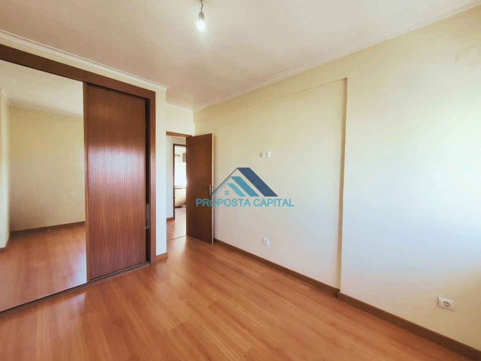 Apartamento T2 para Venda em Queluz e Belas Foto 26