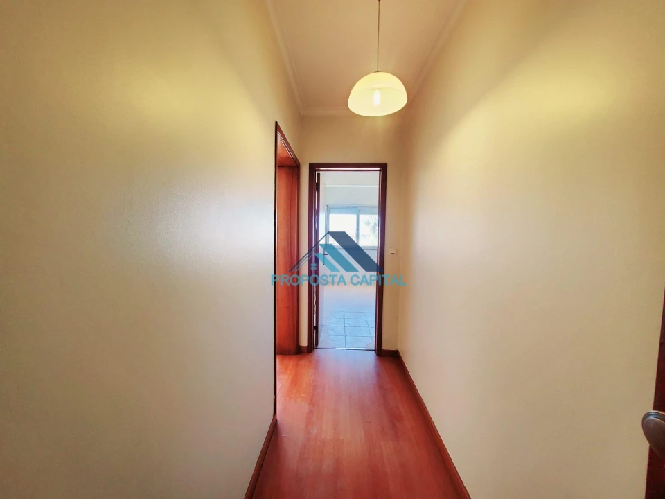 Apartamento T2 para Venda em Queluz e Belas Foto 3