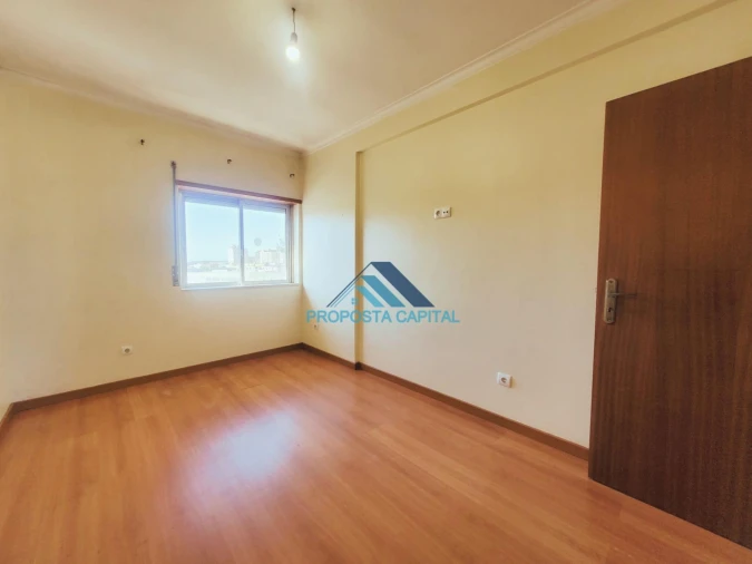 Apartamento T2 para Venda em Queluz e Belas Foto 21