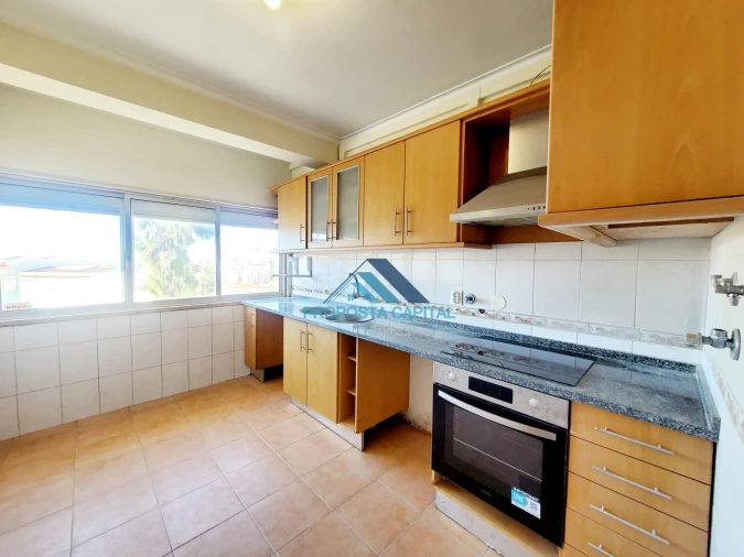 Apartamento T2 para Venda em Queluz e Belas Foto 4