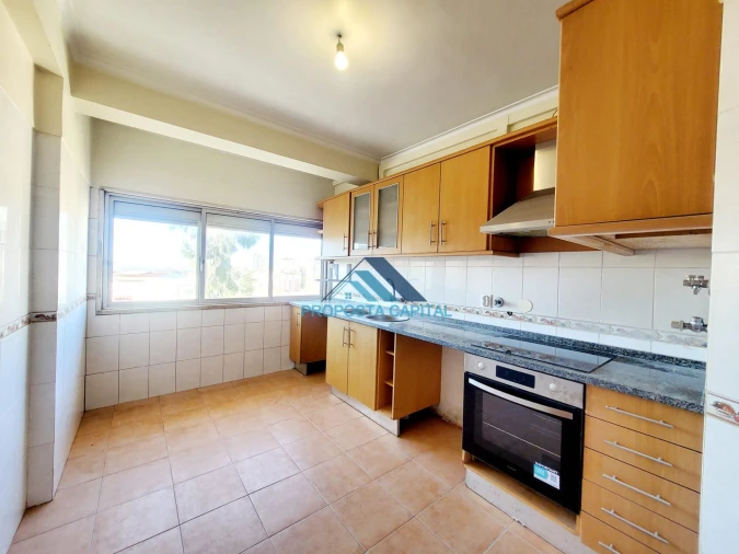 Apartamento T2 para Venda em Queluz e Belas Foto 5