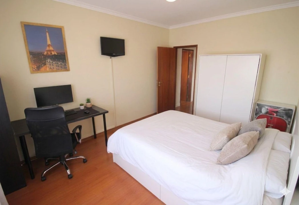 Apartamento T3 para Venda em Agualva e Mira-Sintra Foto 12