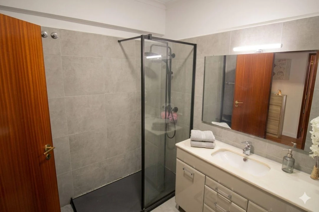 Apartamento T3 para Venda em Agualva e Mira-Sintra Foto 13