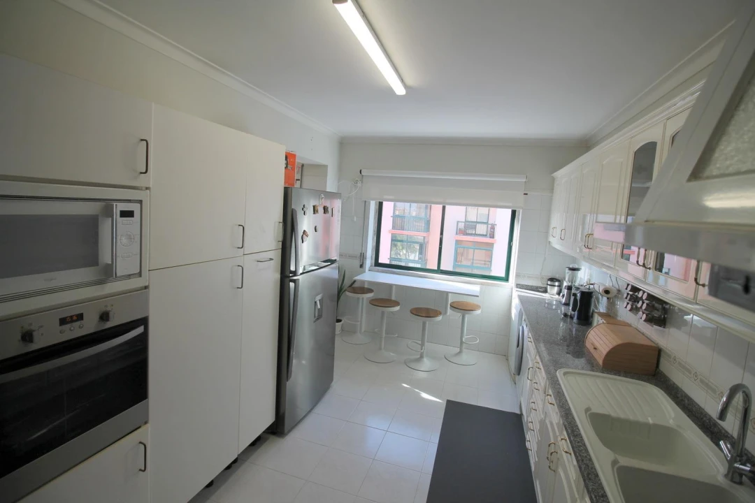 Apartamento T3 para Venda em Agualva e Mira-Sintra Foto 8