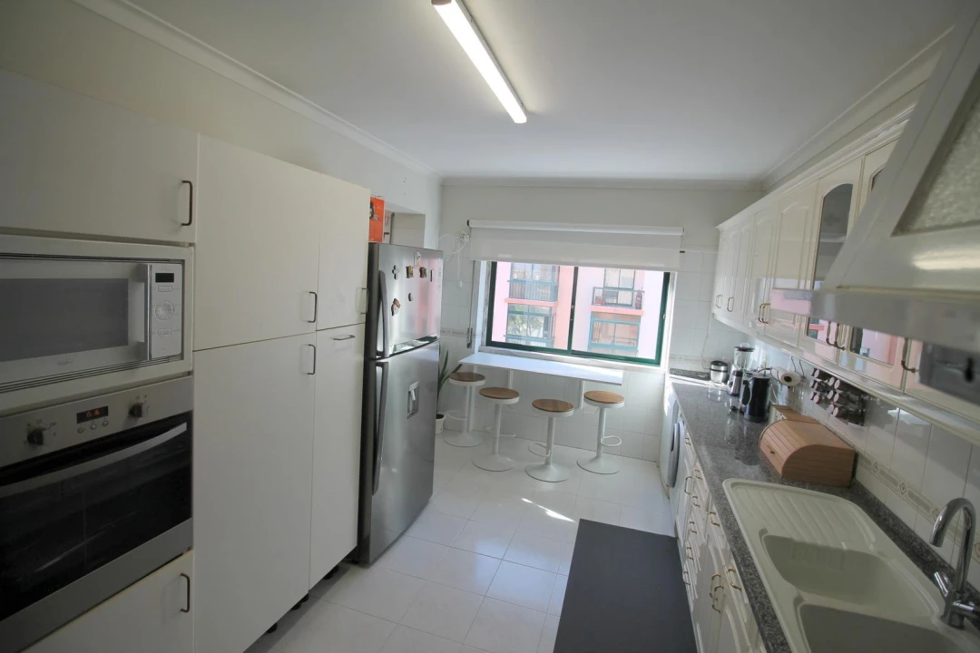 Apartamento T3 para Venda em Agualva e Mira-Sintra Foto 8