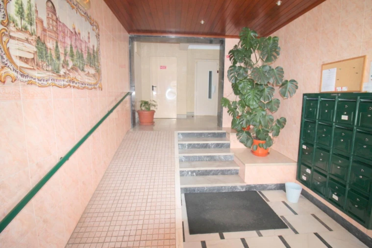 Apartamento T3 para Venda em Agualva e Mira-Sintra Foto 21