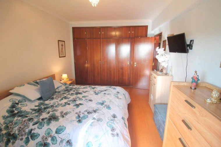 Apartamento T3 para Venda em Agualva e Mira-Sintra Foto 14