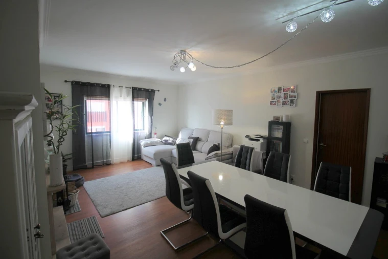 Apartamento T3 para Venda em Agualva e Mira-Sintra Foto 2