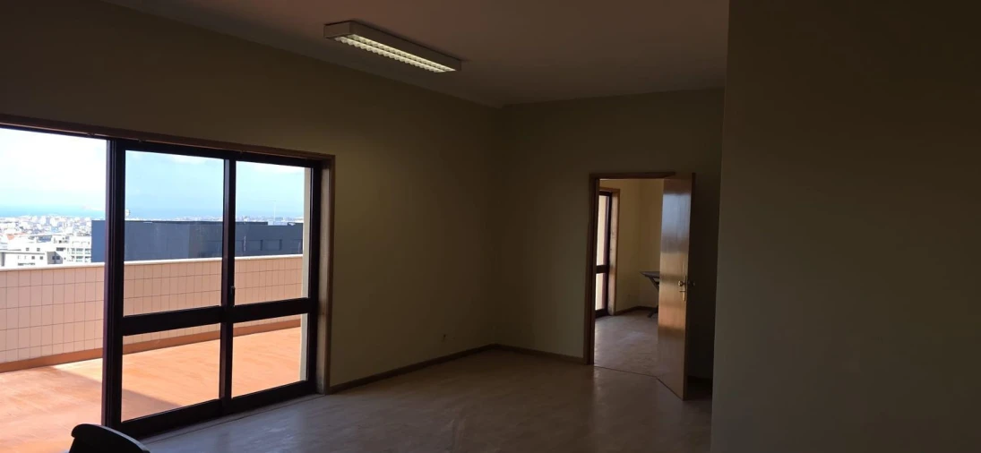 Escritório para Arrendamento em Mafamude e Vilar do Paraíso Foto 14