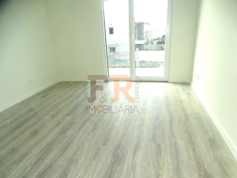 Moradia T4 para Venda em Fernao Ferro Foto 22