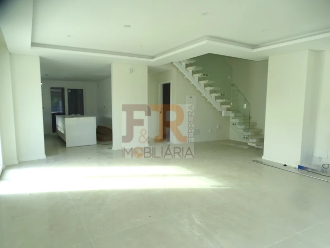 Moradia T4 para Venda em Fernao Ferro Foto 6