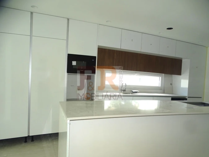 Moradia T4 para Venda em Fernao Ferro Foto 9