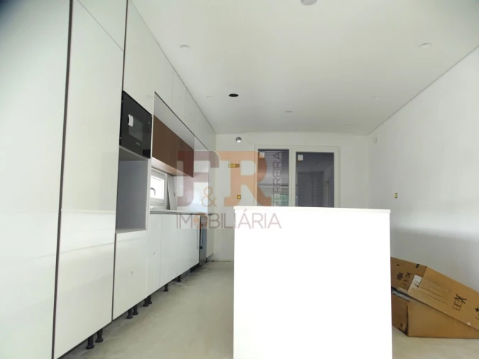 Moradia T4 para Venda em Fernao Ferro Foto 11