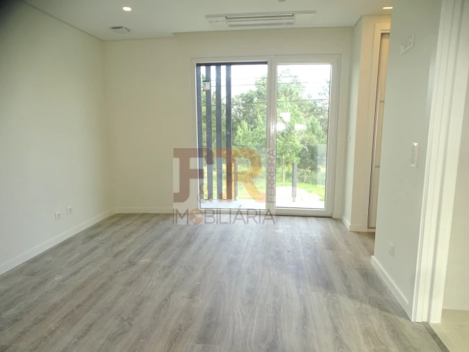 Moradia T4 para Venda em Fernao Ferro Foto 18