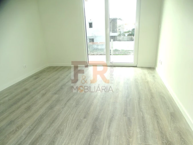 Moradia T4 para Venda em Fernao Ferro Foto 22