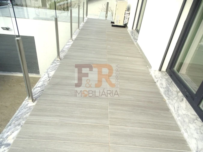 Moradia T4 para Venda em Fernao Ferro Foto 24