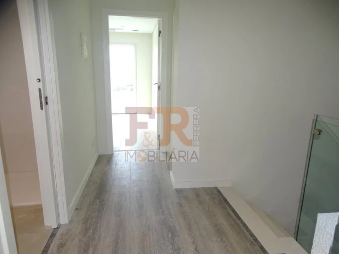 Moradia T4 para Venda em Fernao Ferro Foto 26