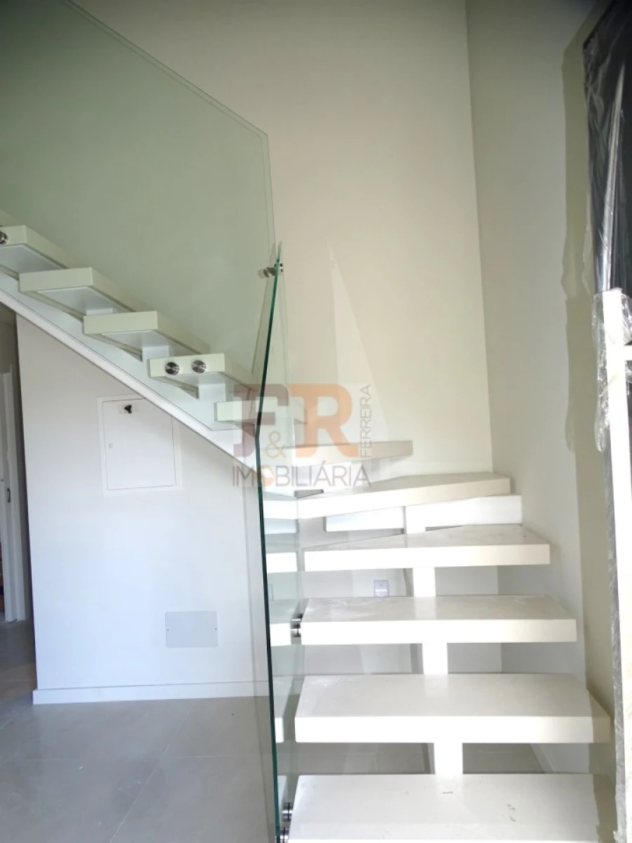 Moradia T4 para Venda em Fernao Ferro Foto 30