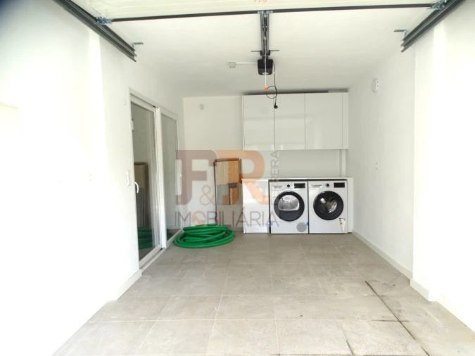 Moradia T4 para Venda em Fernao Ferro Foto 35