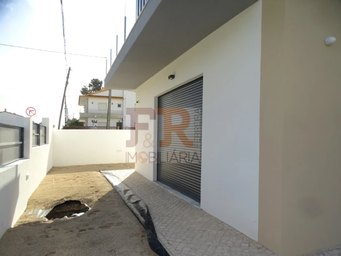 Moradia T4 para Venda em Fernao Ferro Foto 36