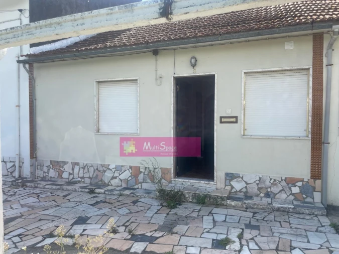 Moradia T2 para Venda em São João Baptista e Santa Maria dos Olivais Foto 1