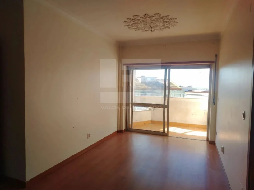 Apartamento T2 para Venda em Queluz e Belas Foto 5