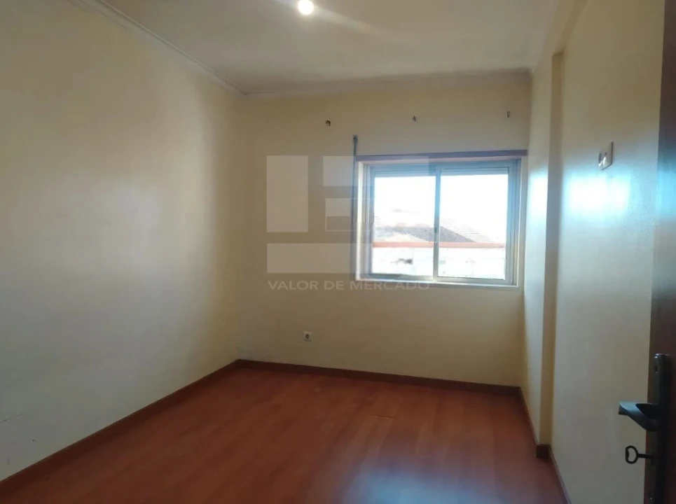 Apartamento T2 para Venda em Queluz e Belas Foto 11