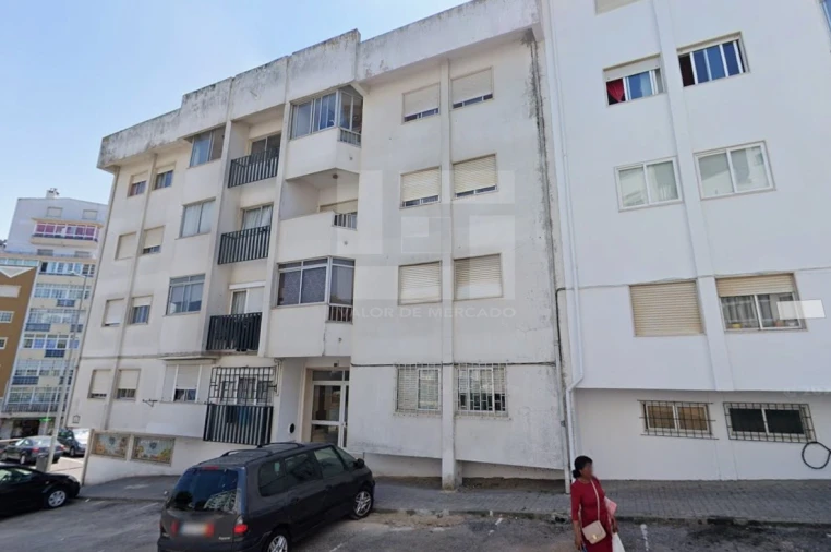 Apartamento T2 para Venda em Queluz e Belas Foto 12