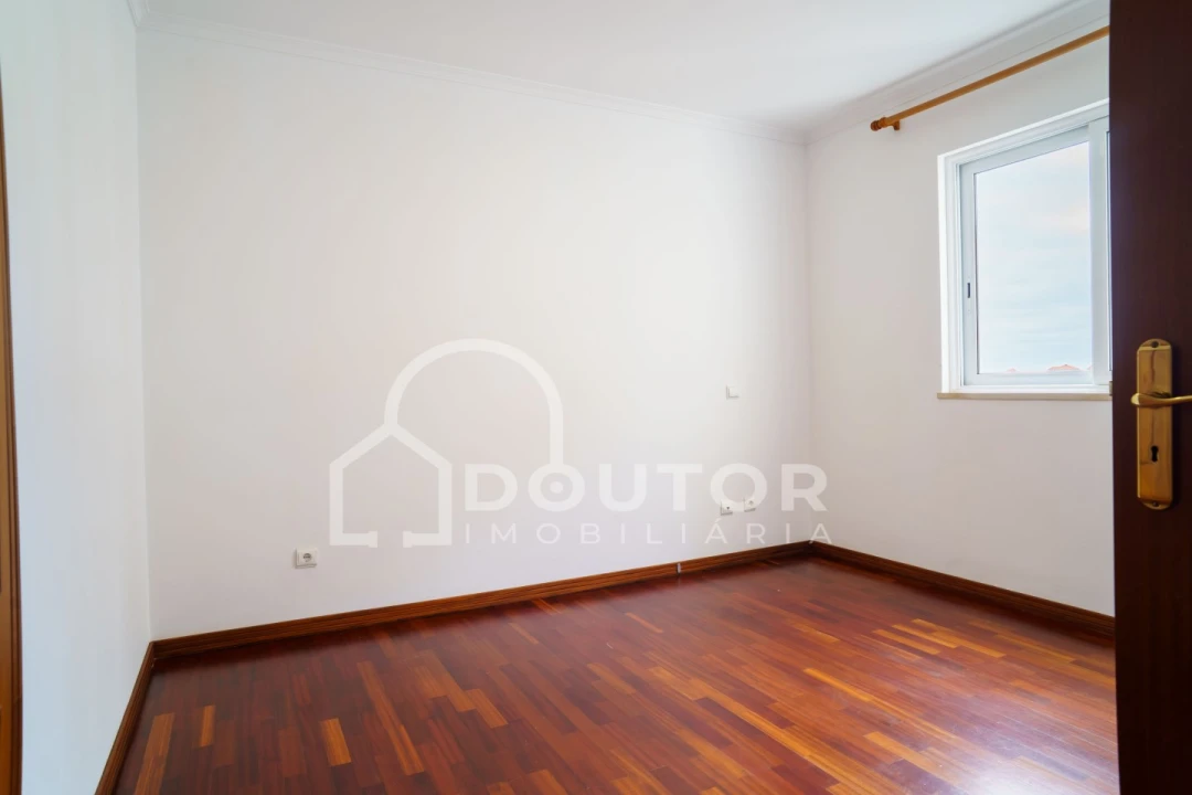 Apartamento T3 para Venda em Caniço Foto 22