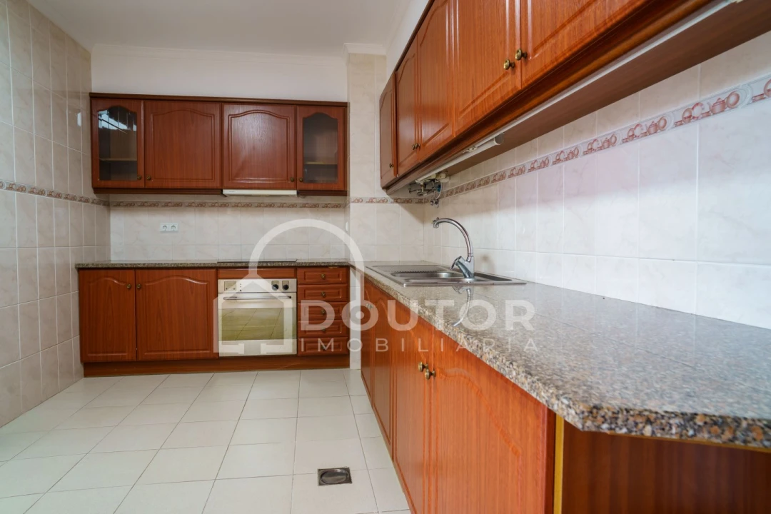 Apartamento T3 para Venda em Caniço Foto 9