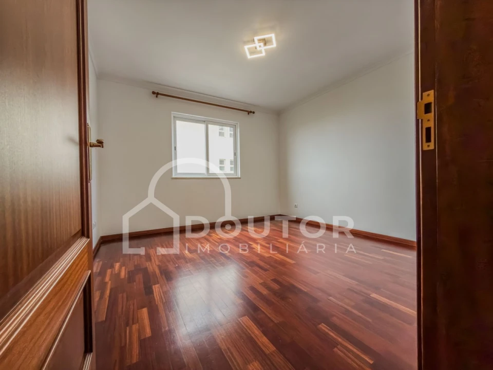 Apartamento T3 para Venda em Caniço Foto 24