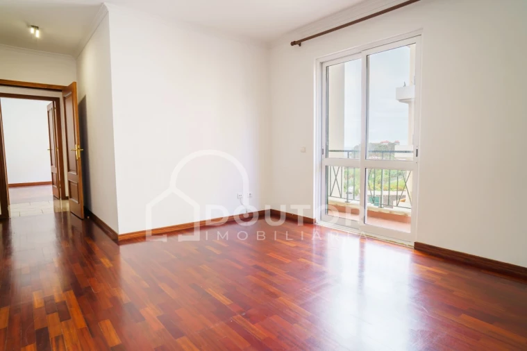 Apartamento T3 para Venda em Caniço Foto 14