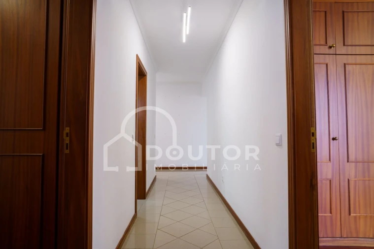 Apartamento T3 para Venda em Caniço Foto 12