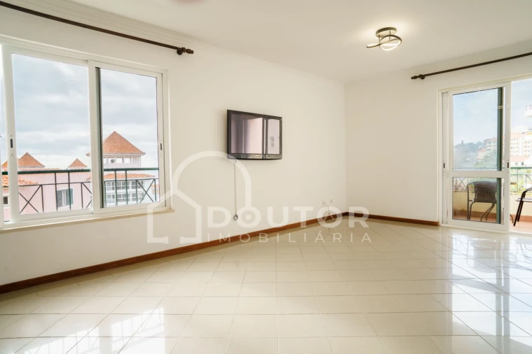 Apartamento T3 para Venda em Caniço Foto 5