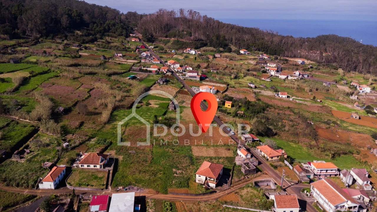 Terreno para Venda em Porto Moniz Foto 8