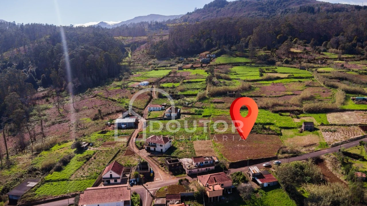 Terreno para Venda em Porto Moniz Foto 11