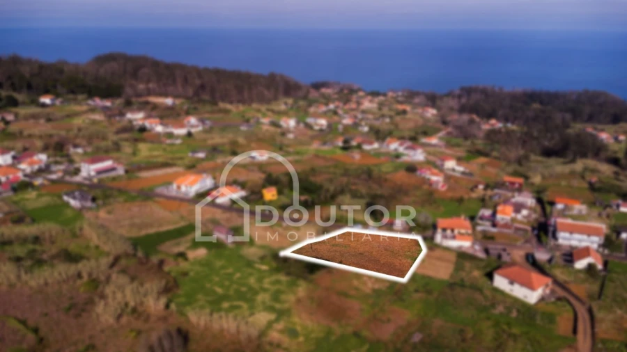 Terreno para Venda em Porto Moniz Foto 6