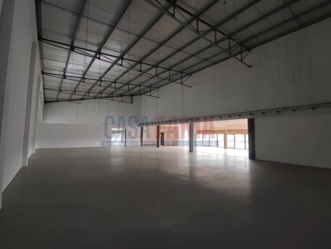 Armazém para Venda em Santo Tirso, Couto (Santa Cristina e São Miguel) e Burgães