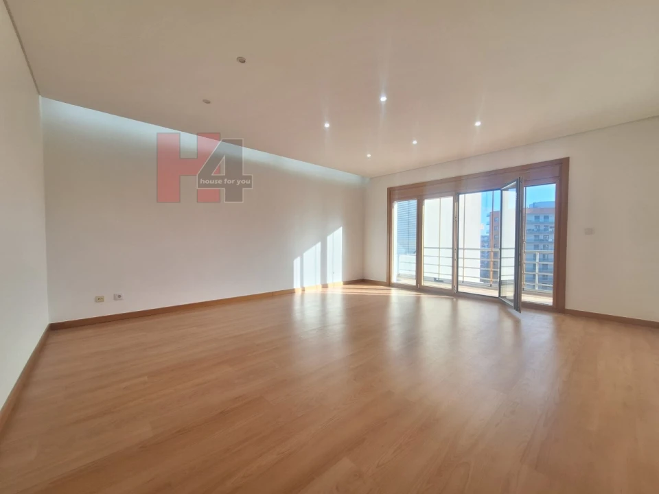 Apartamento T3 para Venda em Odivelas Foto 1
