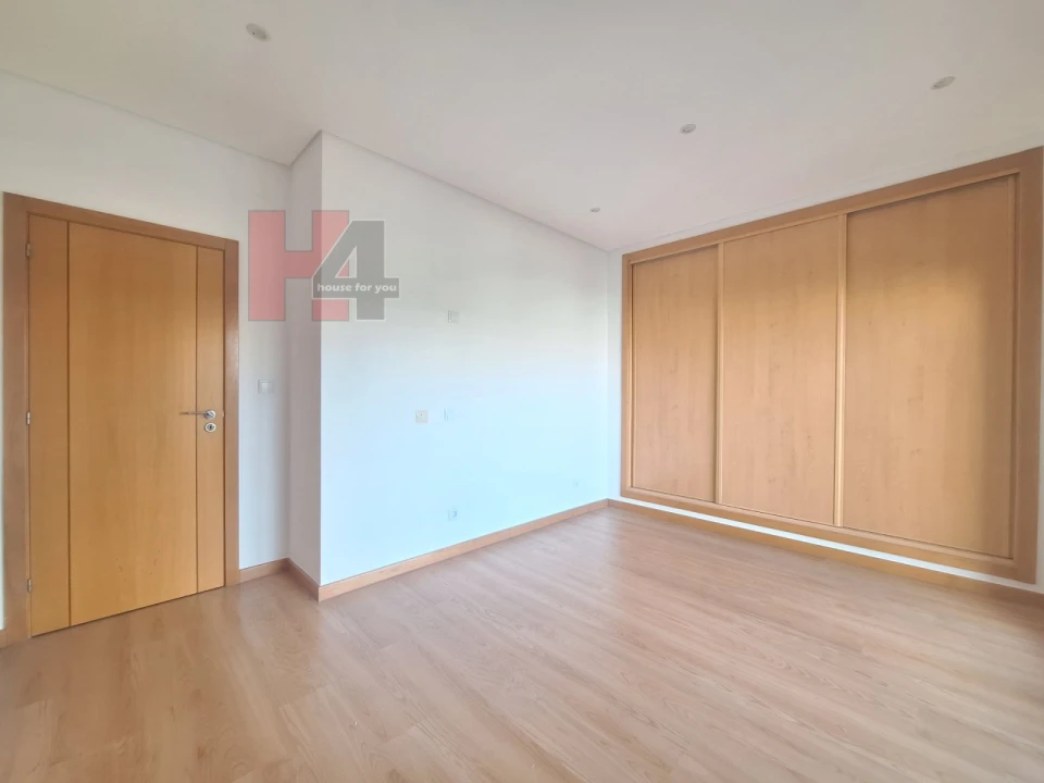 Apartamento T3 para Venda em Odivelas Foto 16