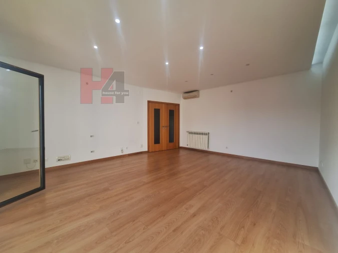 Apartamento T3 para Venda em Odivelas Foto 2