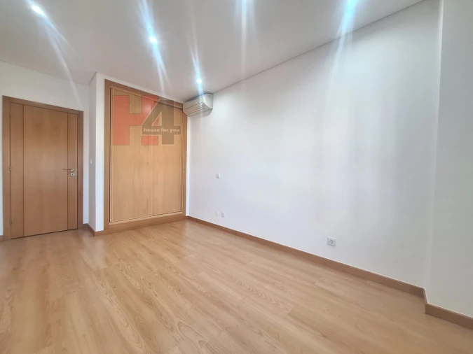 Apartamento T3 para Venda em Odivelas Foto 20