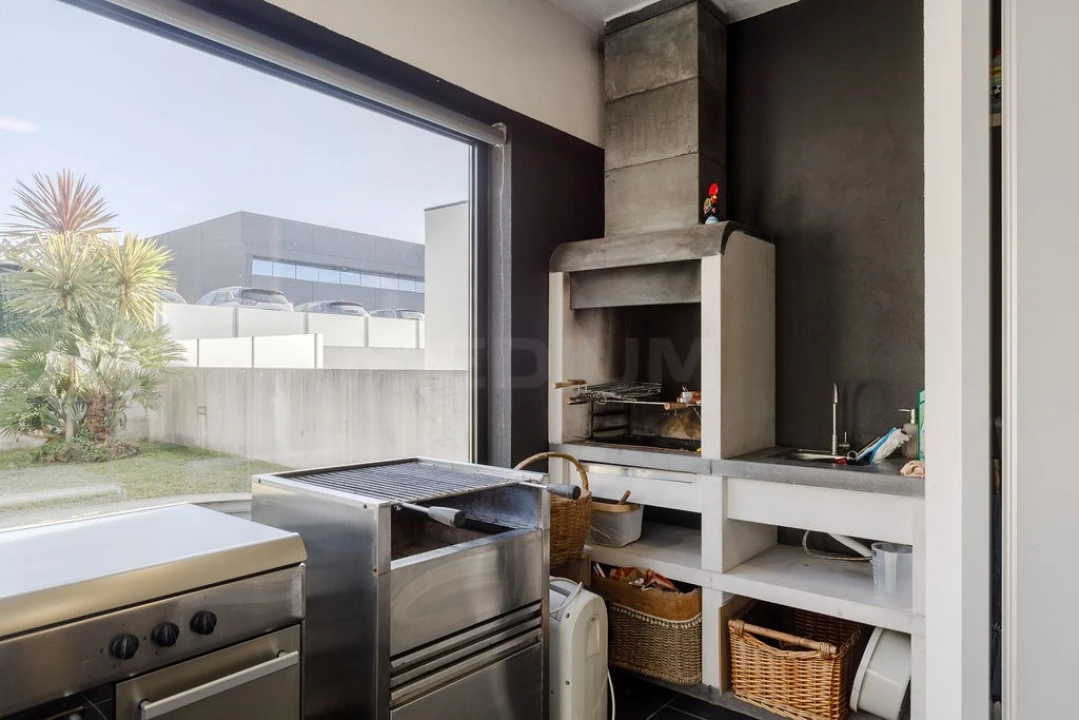 Moradia T3 para Venda em Louro Foto 5